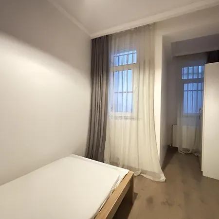 Apartment Large 2br Perfect For Groups Istanbul